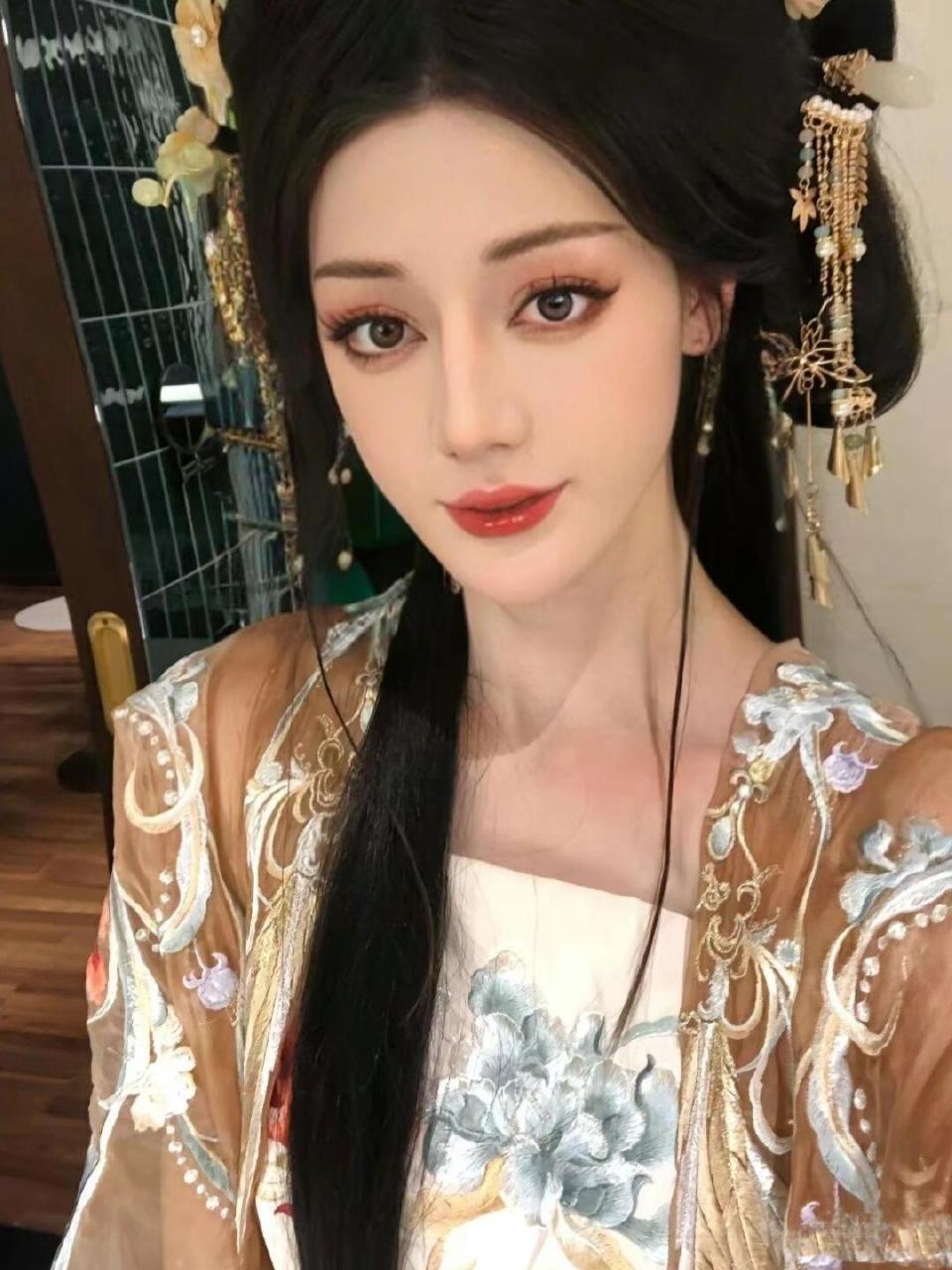 迪丽热巴这妆造也太绝了 ​​​