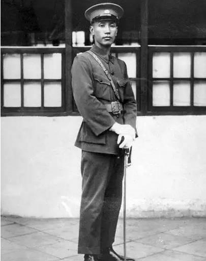 士官系是对于军界中毕业于日本陆军士官学校者的统称。日本陆军士官学校是日本在第二次