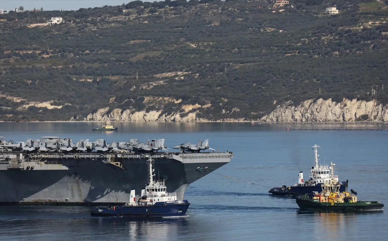 美国海军“福特”号航母抵达以色列海法附近海域。没有这艘航母到阿拉伯海去，美国打伊