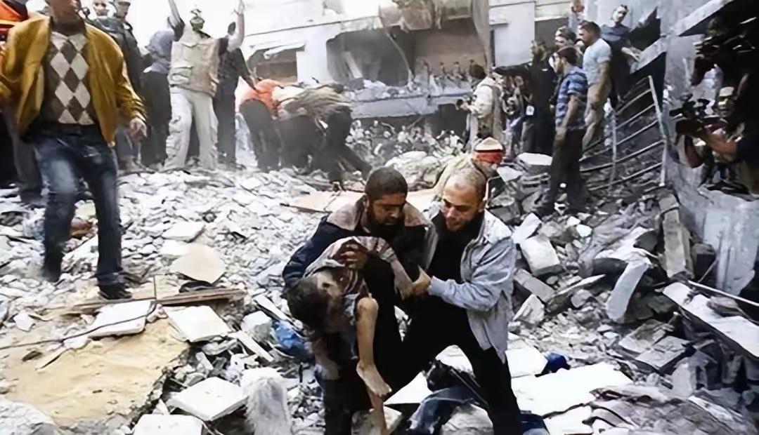 哈哈；中东的搅局者以色列也坚持不住了，防空洞也是人满为患，焦虑不安，终于过上了加