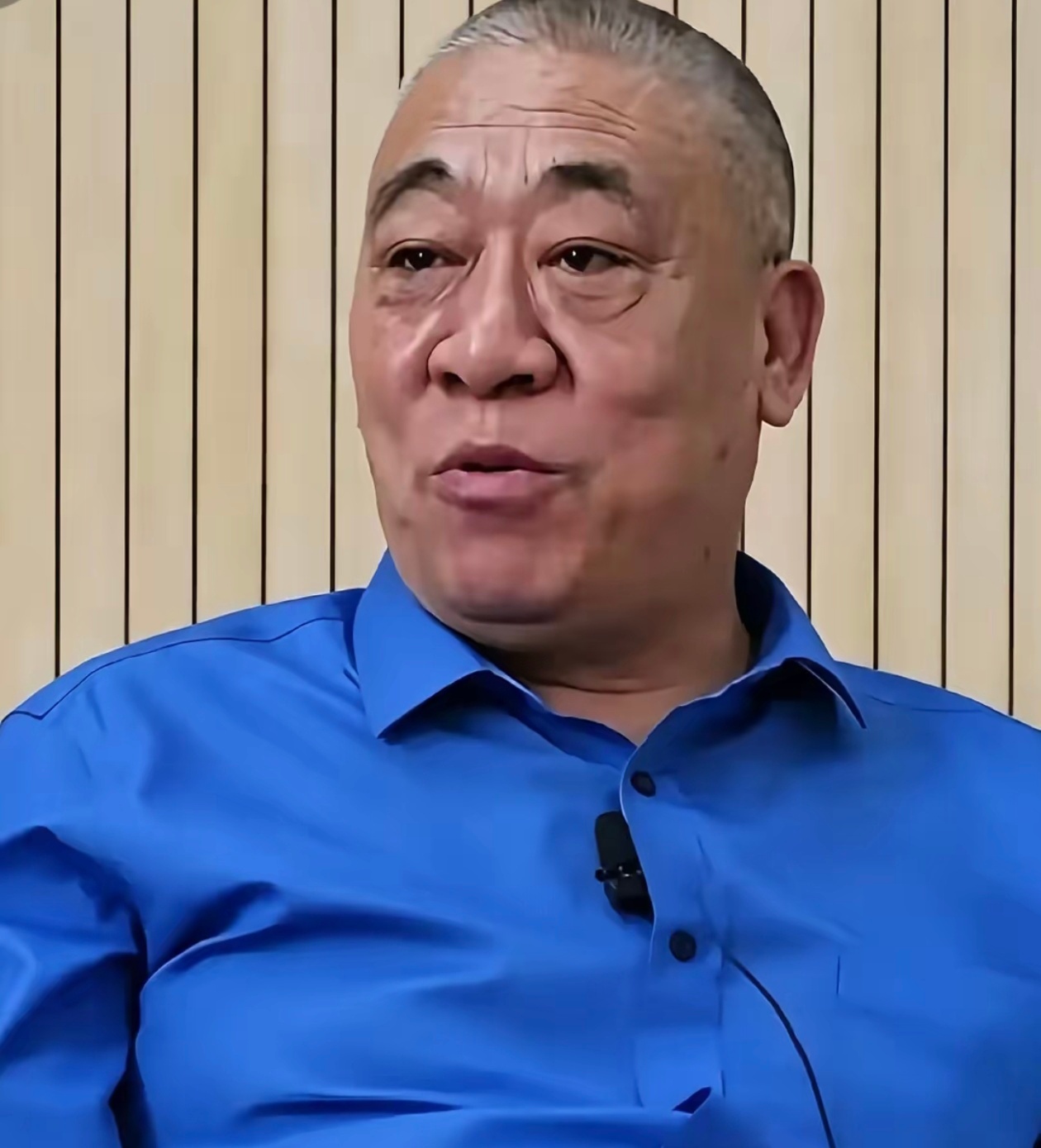 嫌母亲丢人不让去婚礼员工遭辞退俗话说儿不嫌母丑，这让我想到了一部电视剧，《我的丑