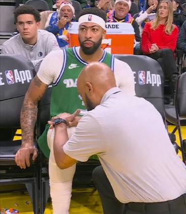 Shams：浓眉腹股沟痉挛，退出圣诞大战！

腹股沟伤病是浓眉的旧伤了，在湖人时