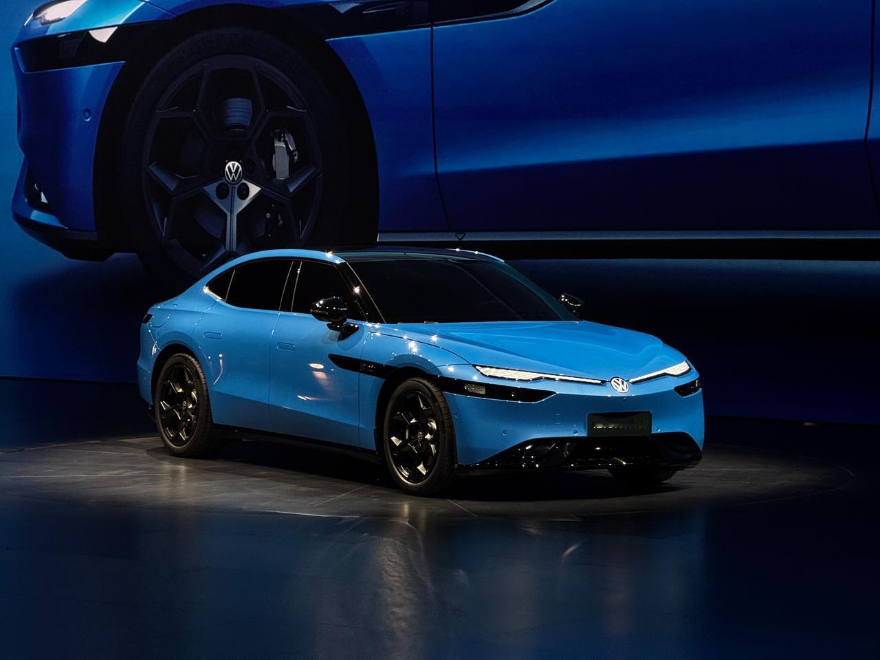 大众集团4车齐发：
1、与众09，纯电大轿车，花了24个月跟小鹏共创的，今年下半