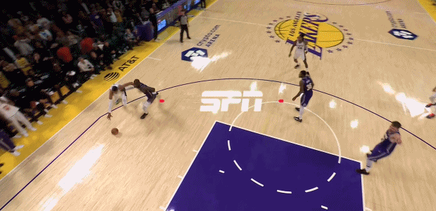 文班给八村撞傻了，被撞后还傻乐[doge]  6犯挑战，文班有可能毕业 文班亚马