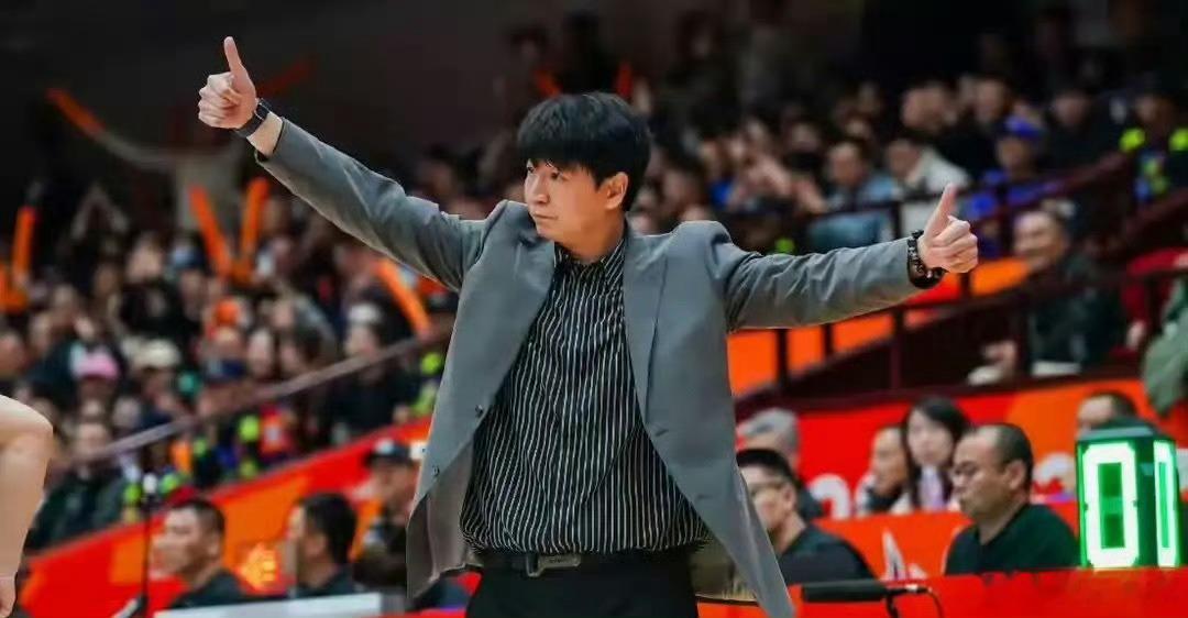 太神奇了，邱彪不在，山东男篮突然全队会打球了。本场比赛山东男篮客场107-94逆