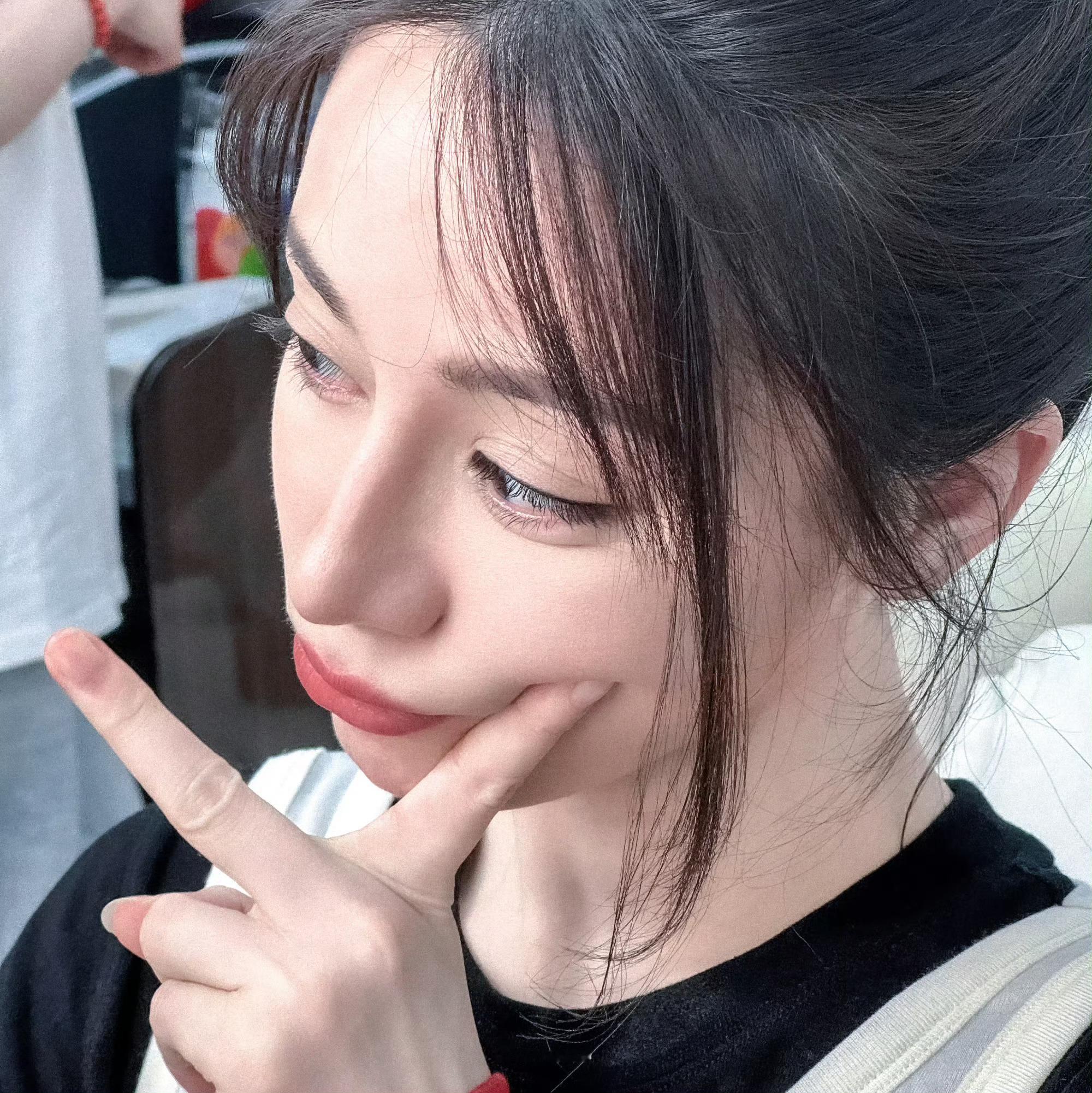 去经历，去做你想做的，去选你爱的，而不是别人眼里正确的。你的一辈子应该为自己而活