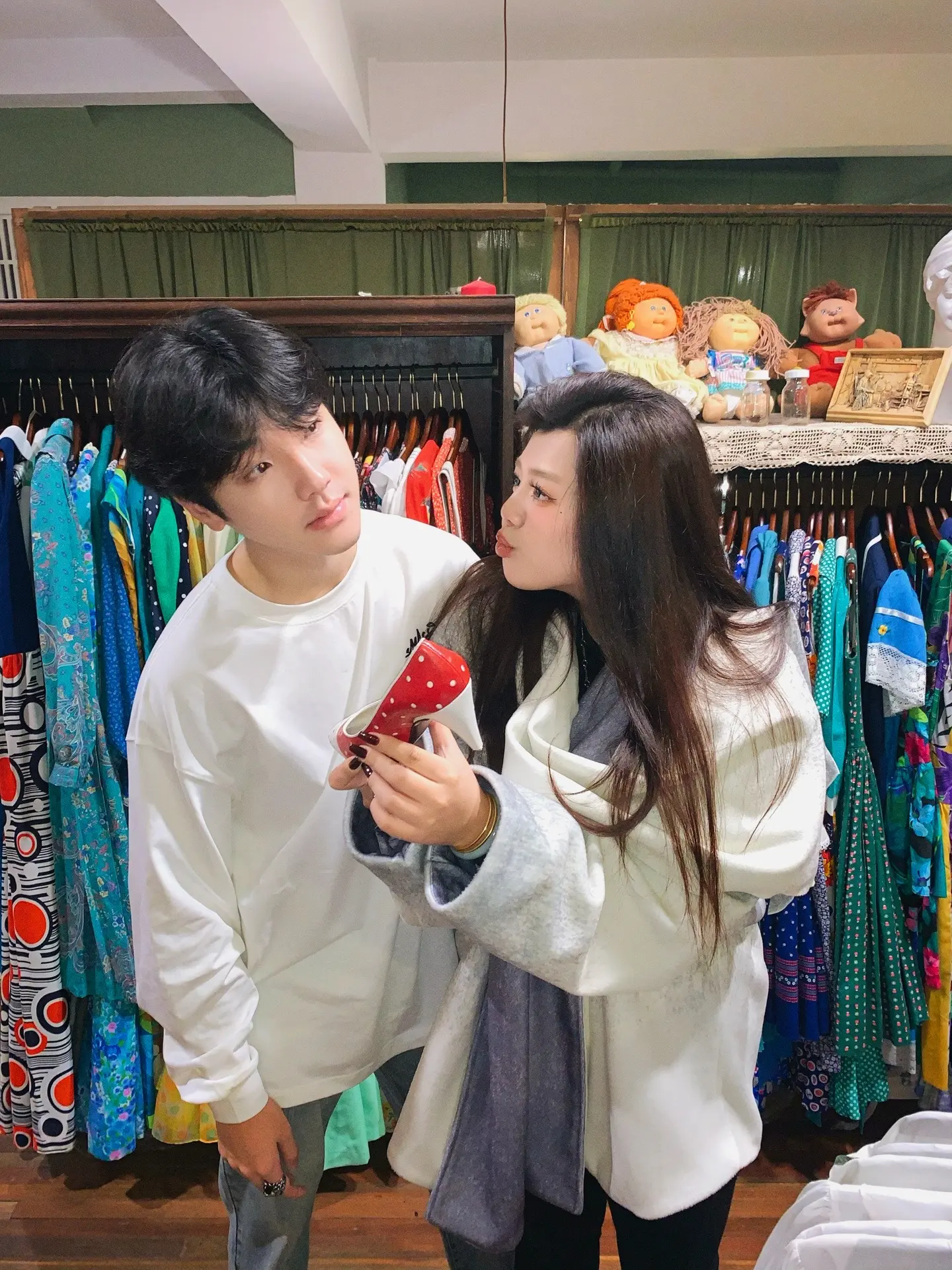 我抛了个硬币 闭眼许愿 反 正 都会幸福