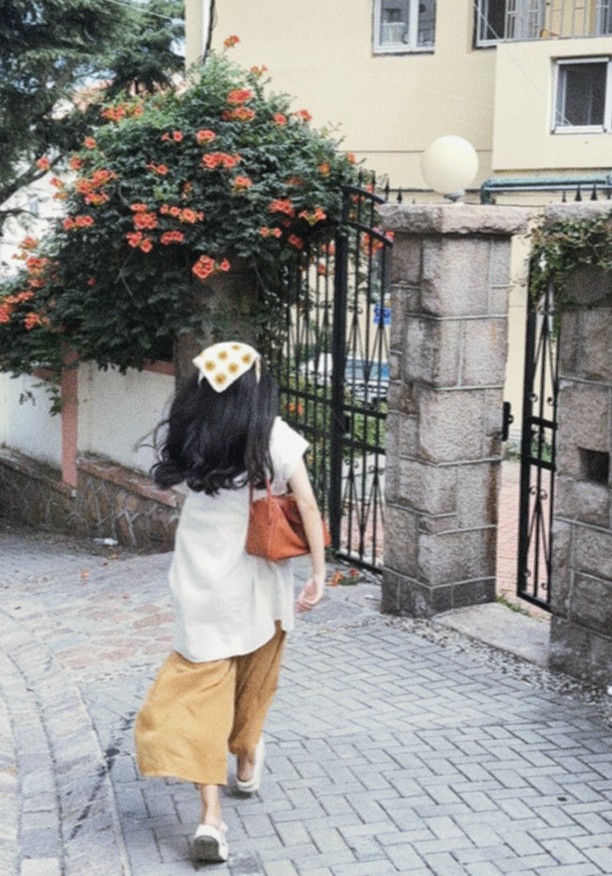 虽然没人问 但是我很喜欢的今天的穿搭💅💅💅 ​​​