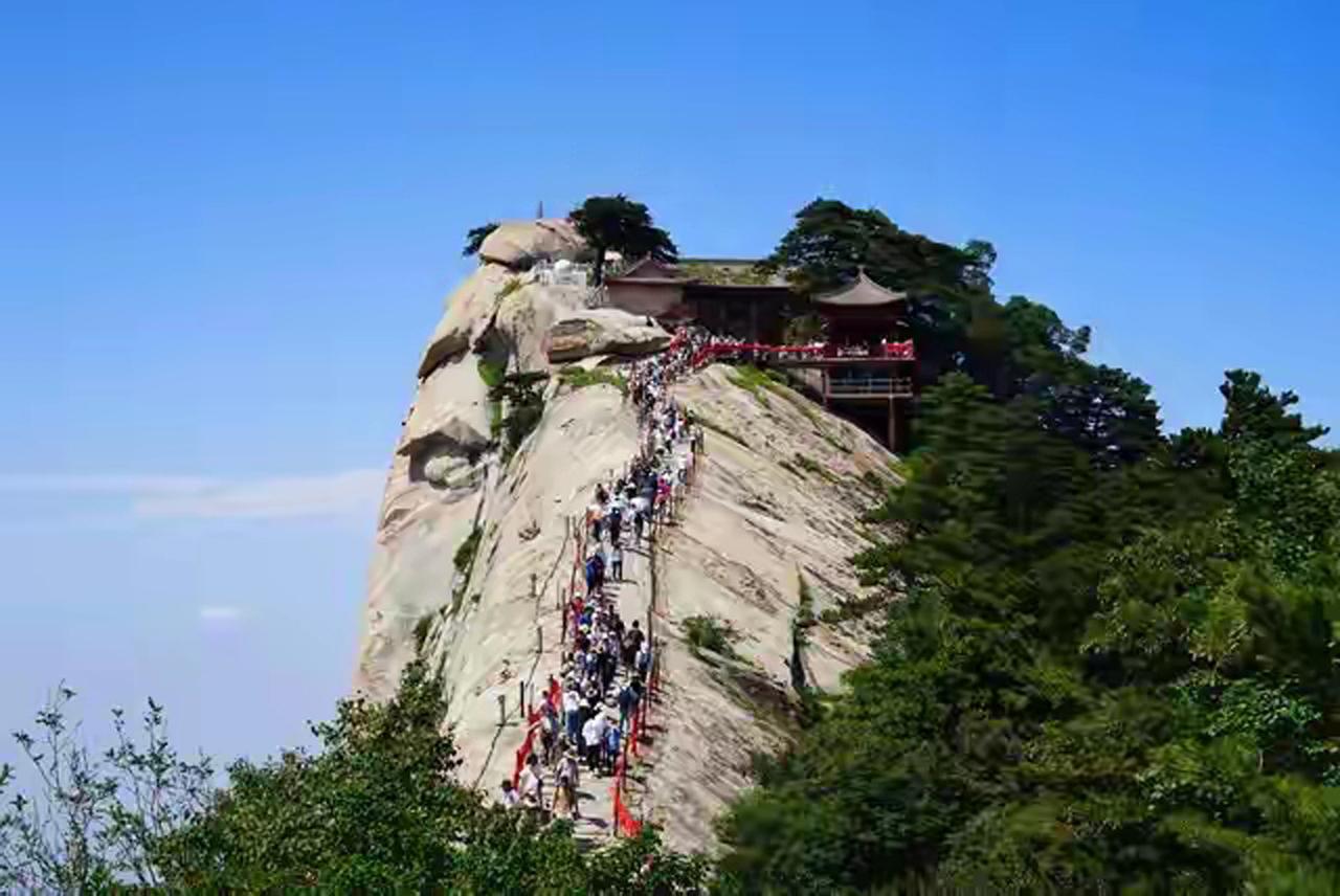【15岁少年华山下山遇出行困境引热议！周兆成：景区收费应当充分保障游客知情权】