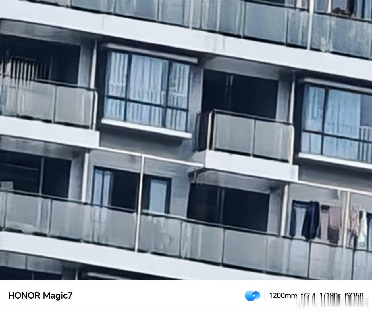 荣耀magic7pro  更新了131版本系统前后长焦对比效果明显提升不少！没升