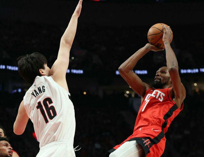 深井为啥总是摊手，你有资格吗？


深井为啥总是摊手？老詹东77他们什么级别，什