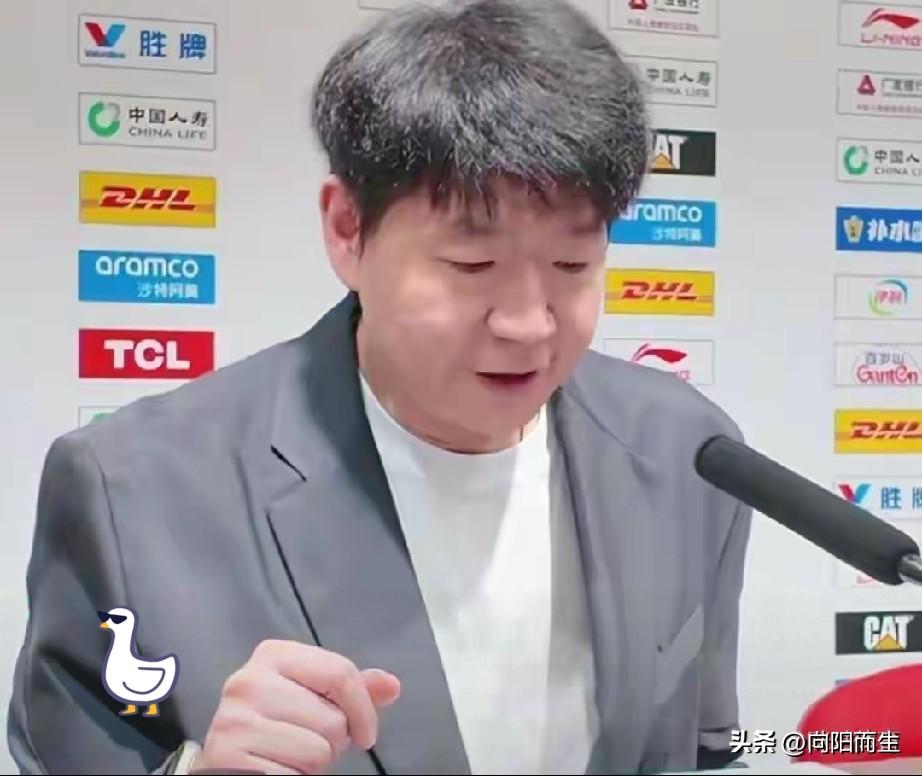 山东75比89输给浙江，
看完真憋得慌！

上半场就12次失误，三个外援包了10