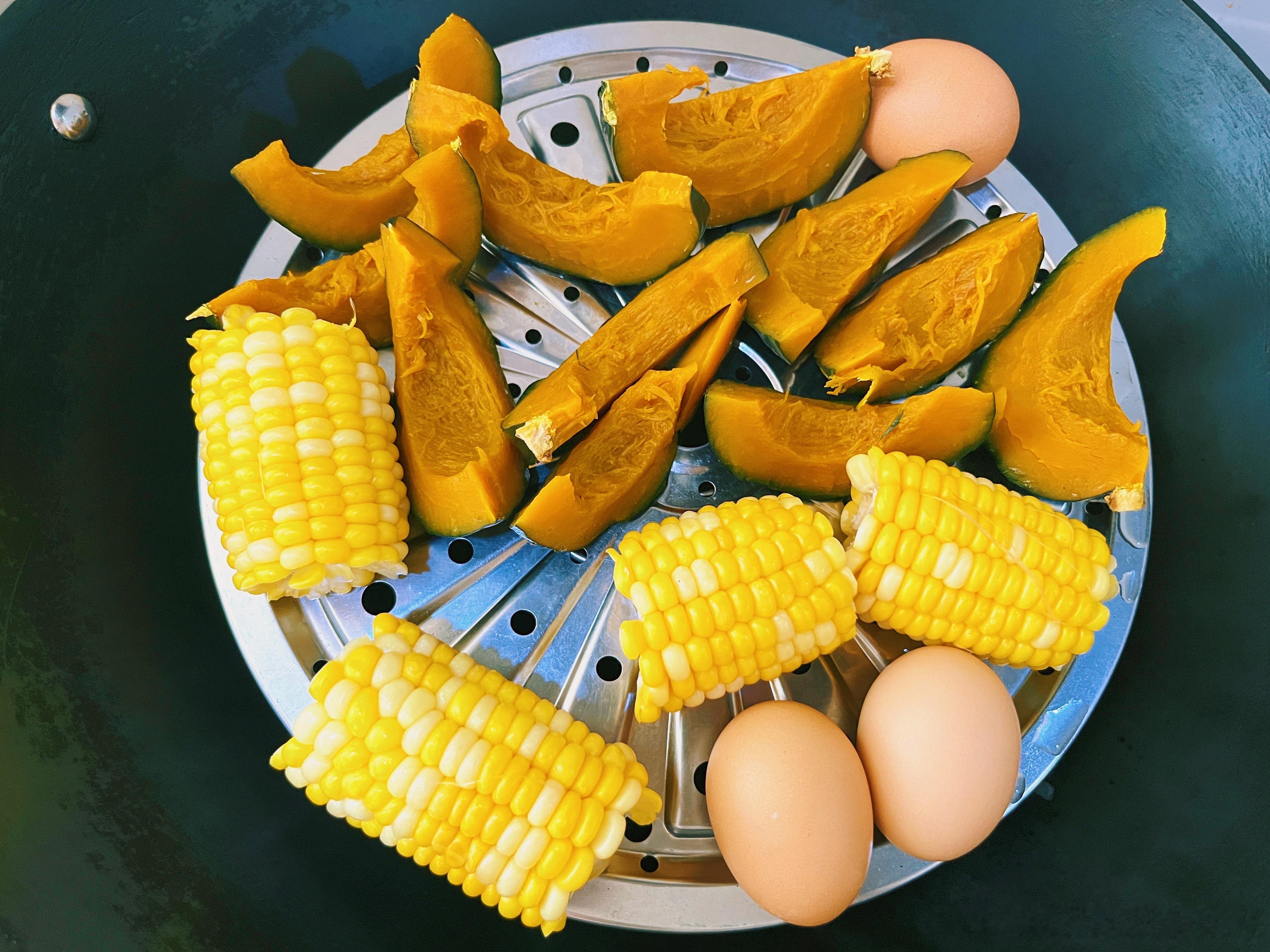 今日份养生早餐🥣假期不想出去添堵了，下午去公园溜达一下就好[嘻嘻] ​​​