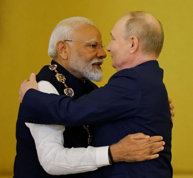 印度和俄罗斯达成军事装备合作协议 
       俄罗斯国家杜马批准了俄印两国间