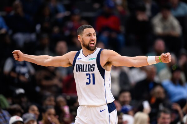 【年轻人，总是要接班的】克莱进了6记三分。这不是克莱赛季第一次进6个，但这次命中