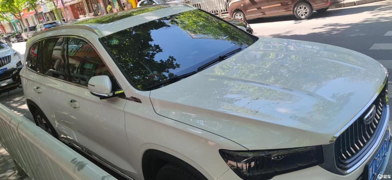 【车主：中控方便，三连屏保证了媳妇的需求】

星越L 2021款2.0T双离合两