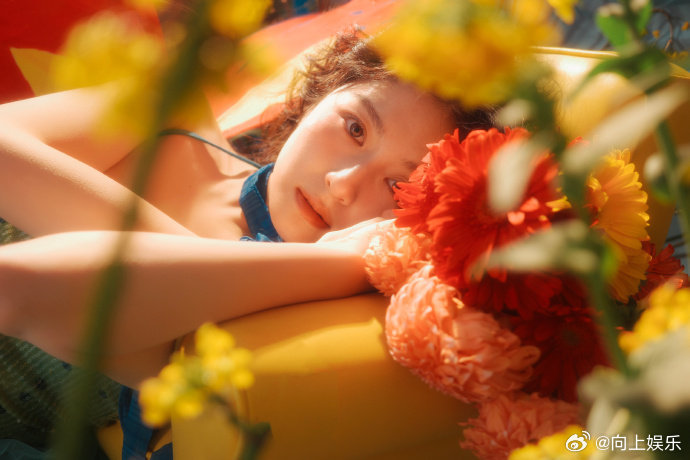 李兰迪出道十六年油画风大片李兰迪说十六年也才刚刚开始 李兰迪说十六年也才刚刚开始