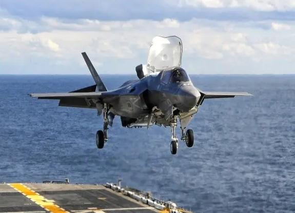 解放军武器装备面对美军，至少还有三大短板要填补。一是类似F35B的隐形垂直起降战