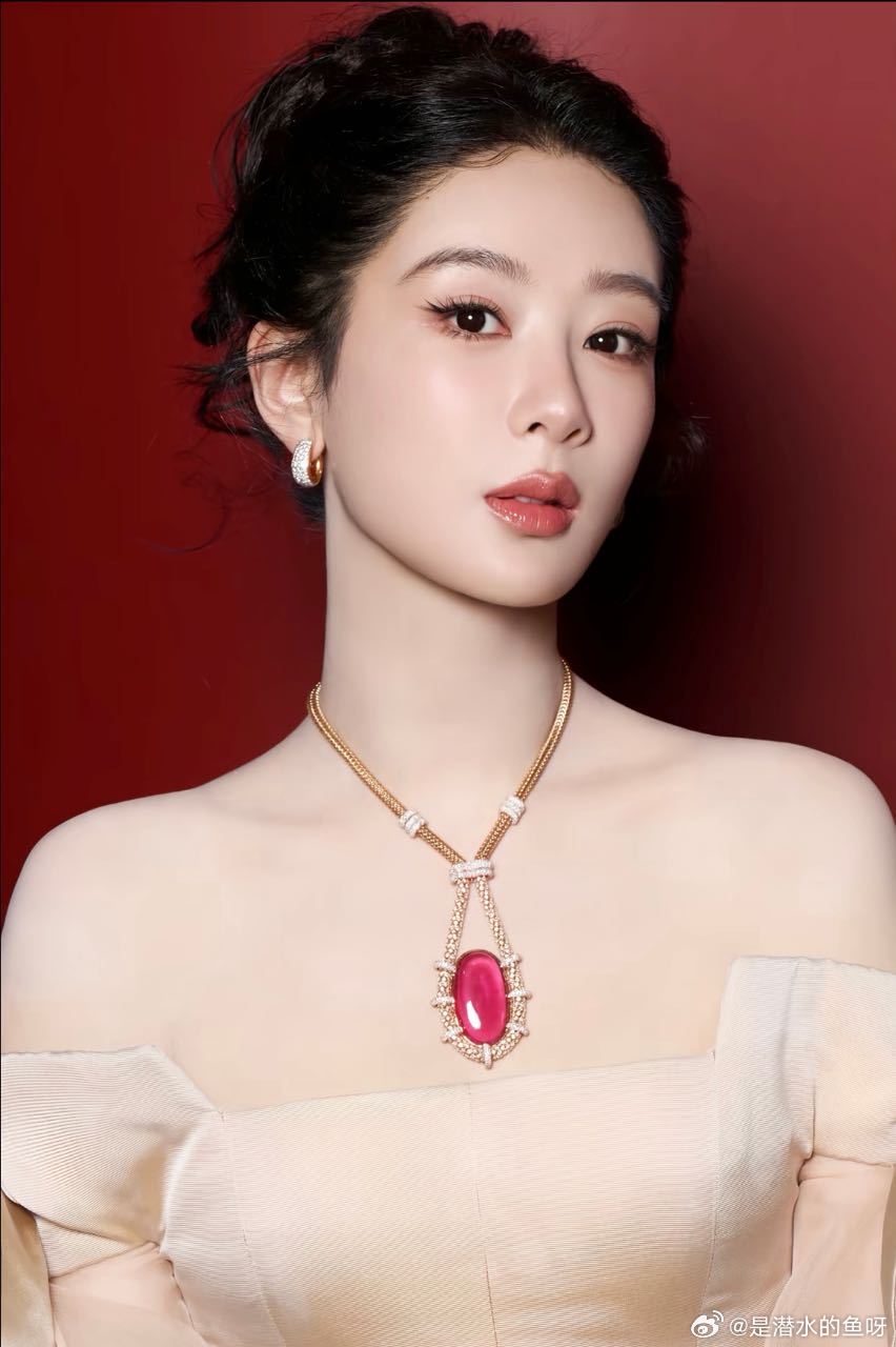 电视剧玉兰花开君再来 yz杨紫董竹君 yz杨紫玉兰花开君再来“浪漫的不是星座 而
