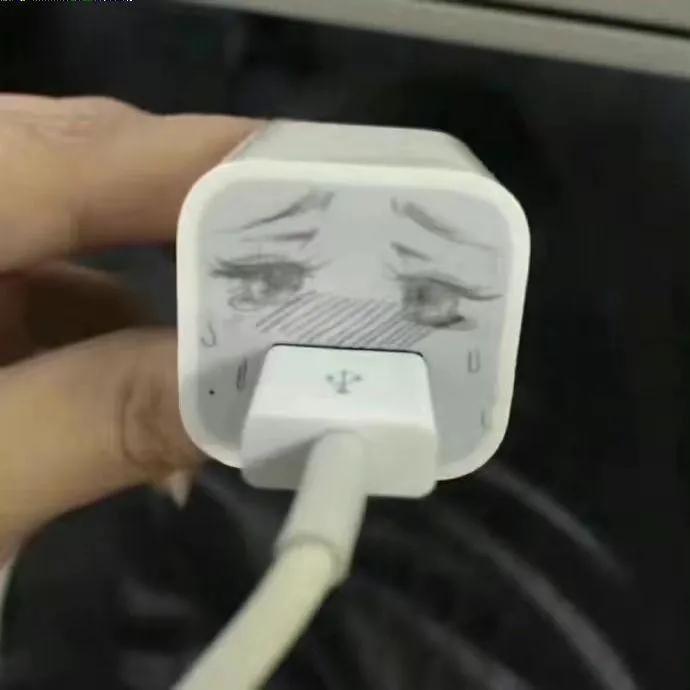 千万不要把充电器借给美术生