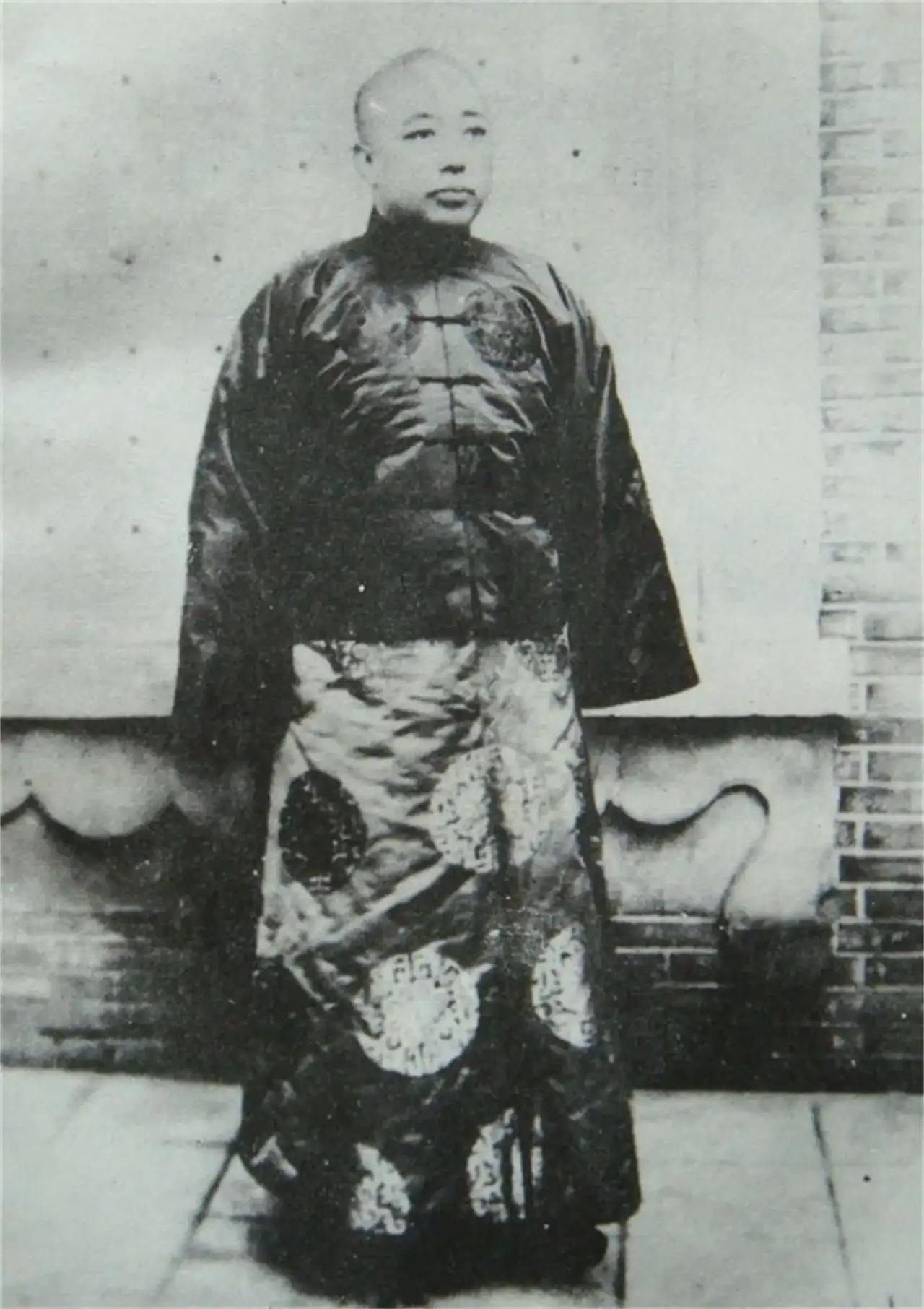 1929年，杨宇霆在沈阳的老虎厅被张学良就地处决后，与杨宇霆私交甚密的东北保安总