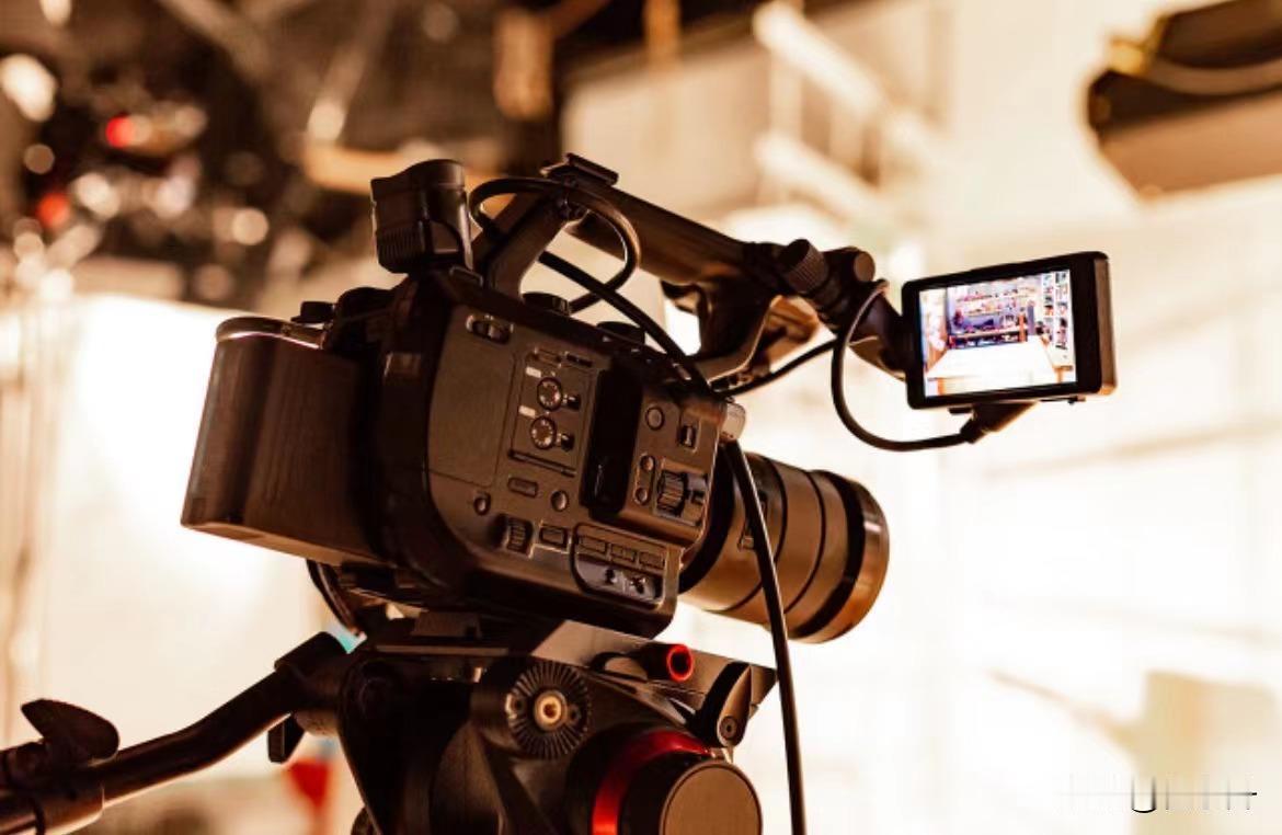 【中国人民大学国际关系学院招聘启事】
因工作需要，中国人民大学国际关系学院现公开