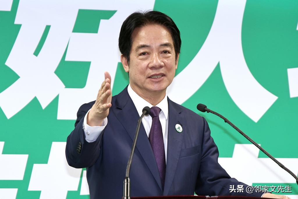 蓝白推公投打中绿七寸 民进党“群魔乱舞”

蓝白将推5项公投桉（移转投票、交通罚