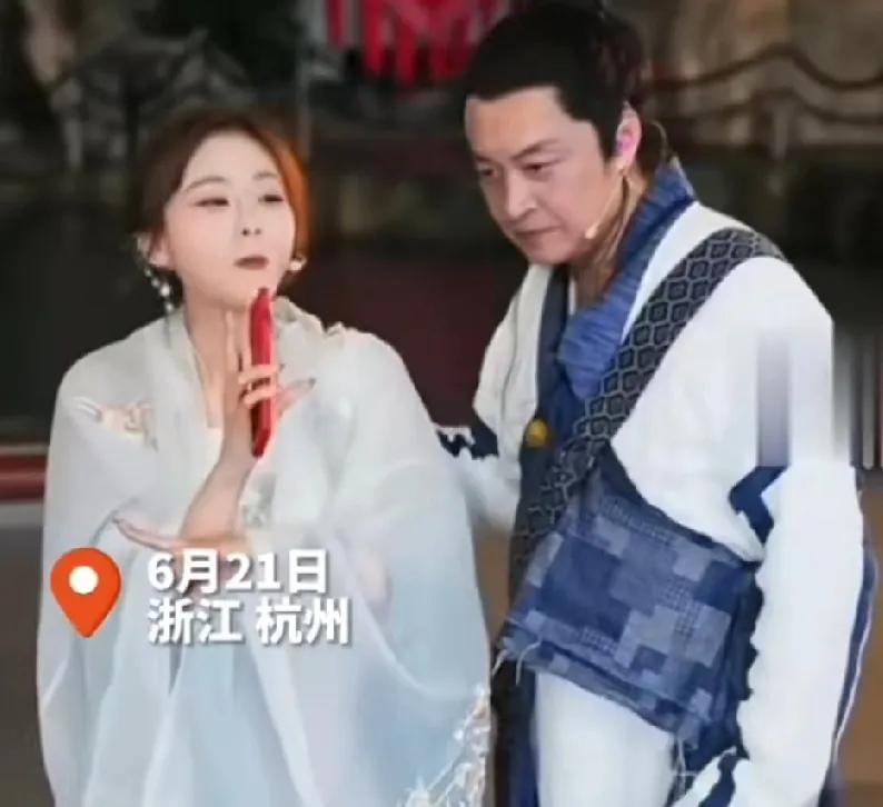 马景涛引发热议！
6月21日，马景涛突然引发了热议，起因是他在杭州宋城直播的时候