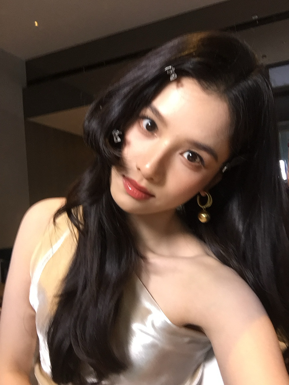 张婧仪 古早味儿好浓的一组自拍🤳 