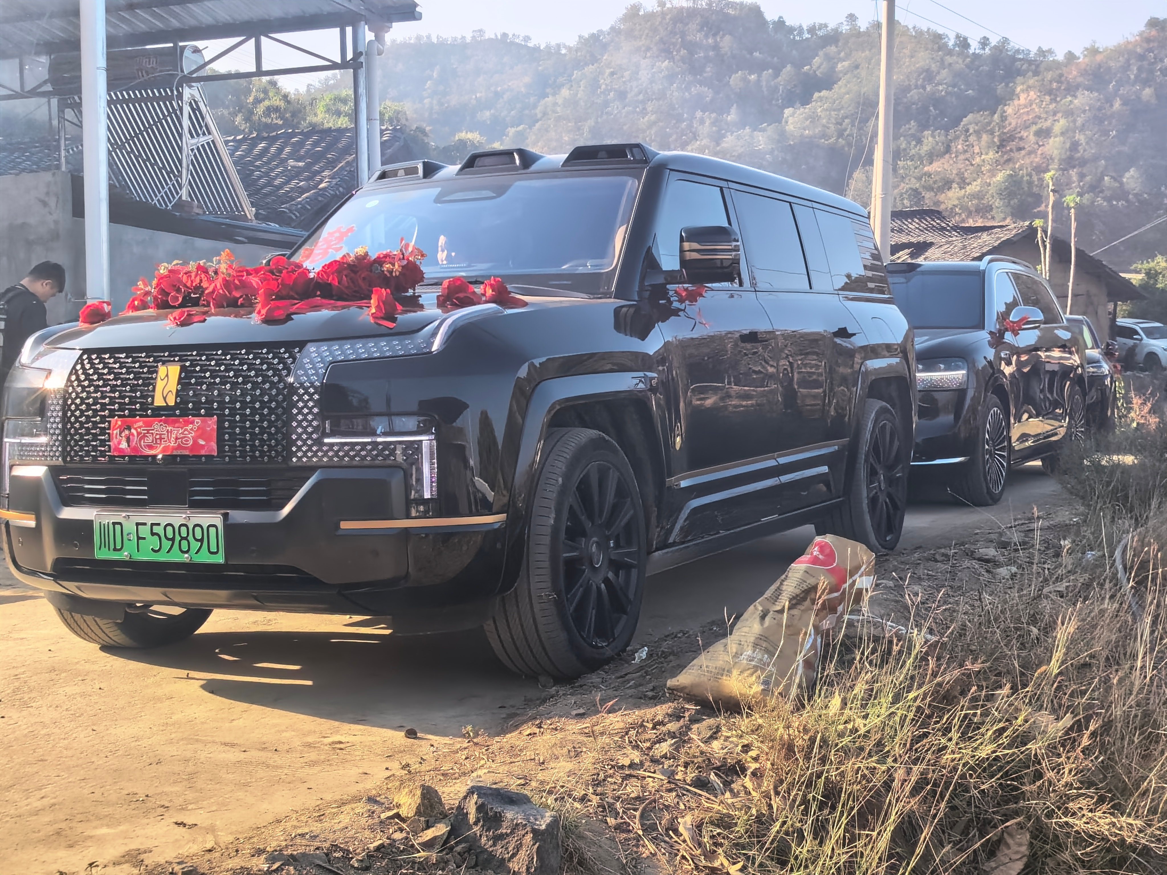 今天我的仰望U8L又干婚车去了，帅不帅