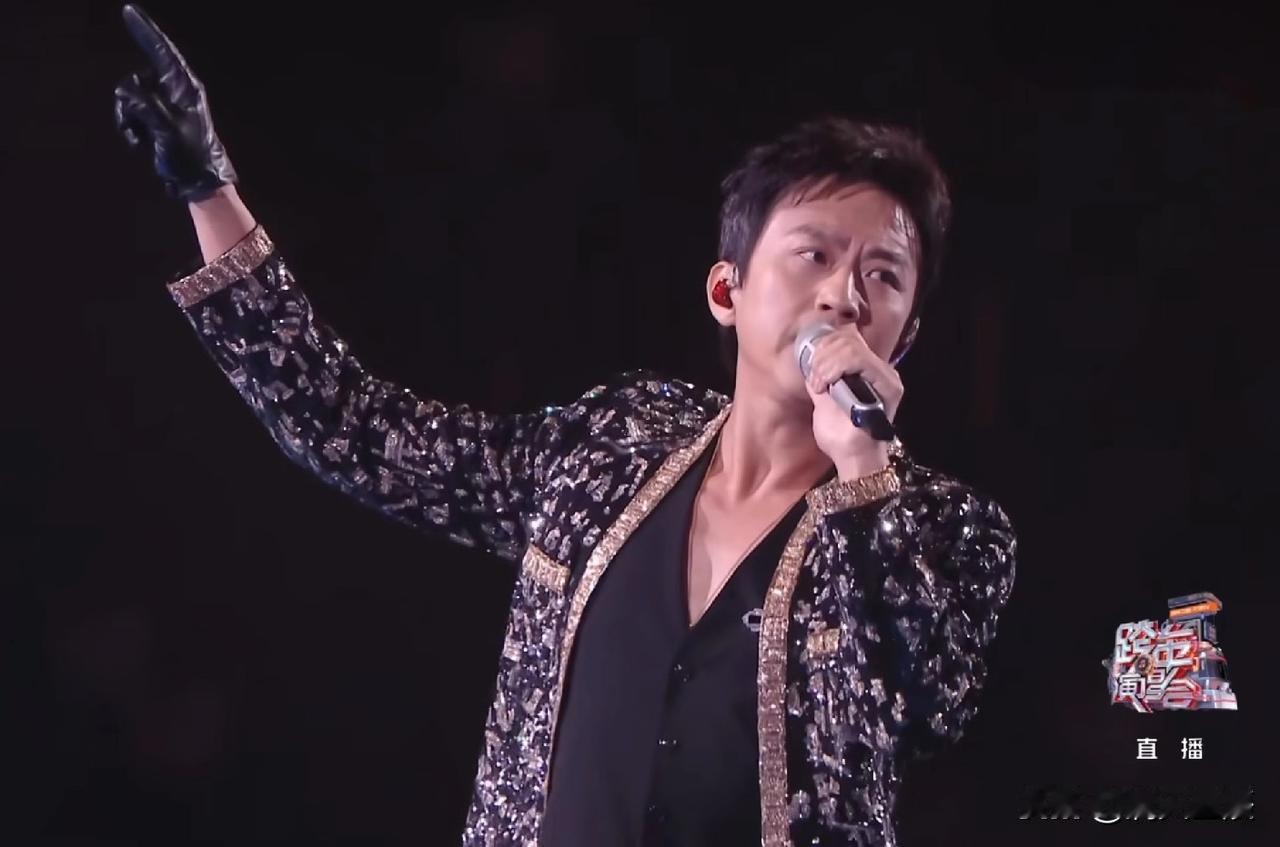 跨年晚会哪家强？
都说江苏卫视阵容豪华，
李宇春、周深、薛之谦全是实力唱将。
