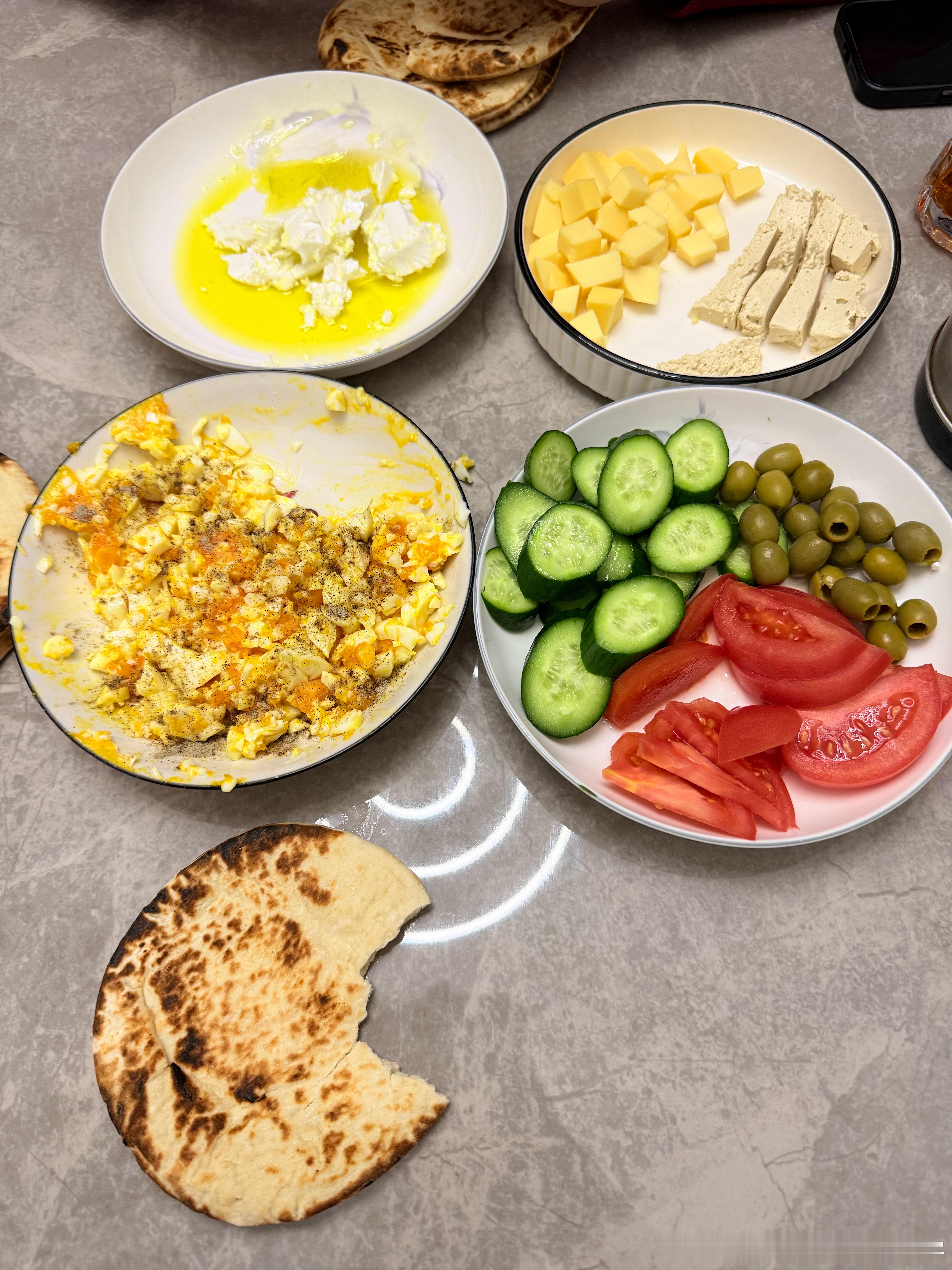 今天是斋月的第三天。现在是封斋饭时间。🌙🤲🏻♥️斋月吉庆