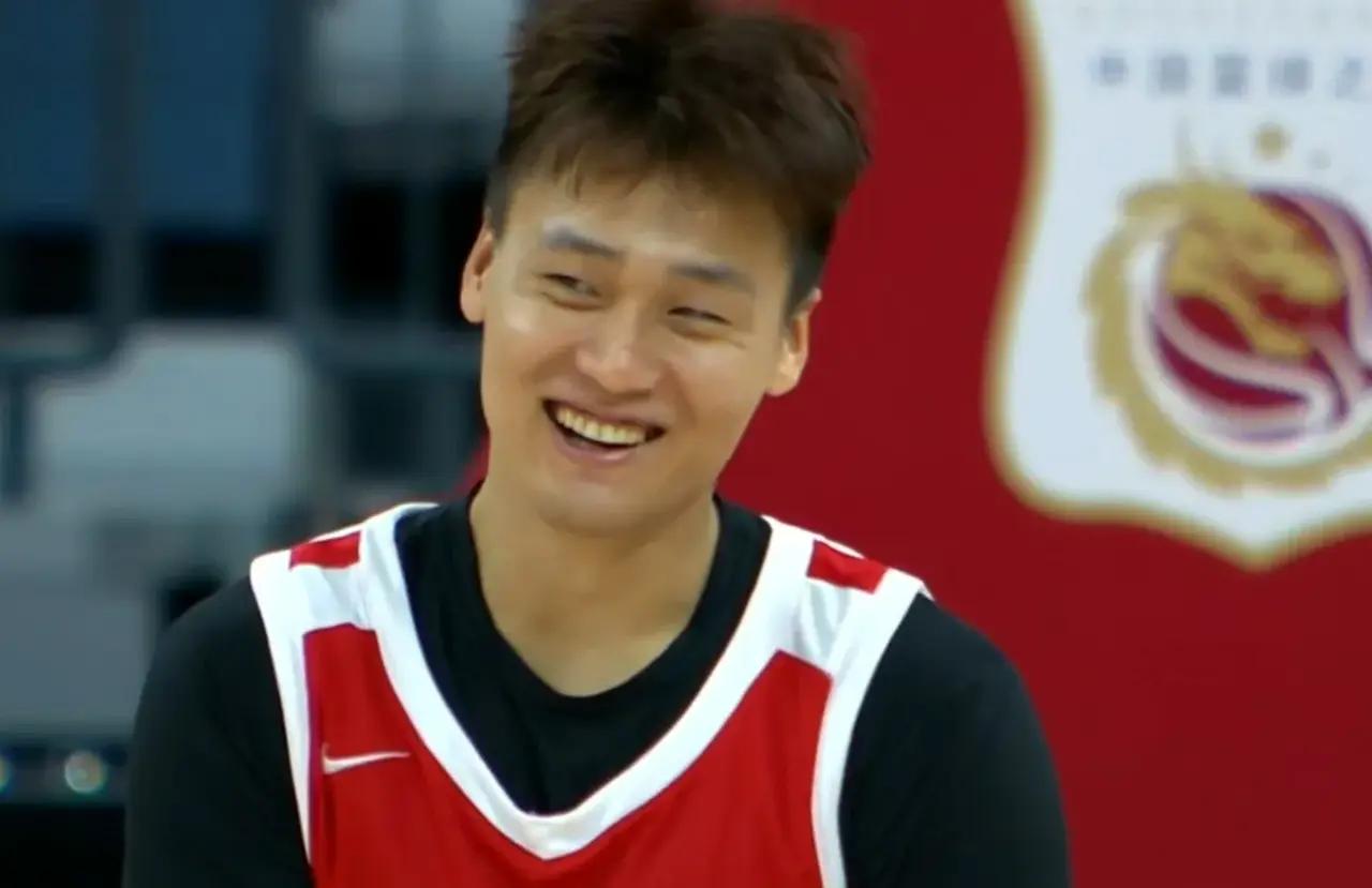 这两天看到有条友们预测了中国男篮与韩国比赛的首发阵容，有把张镇麟列入首发的，有把