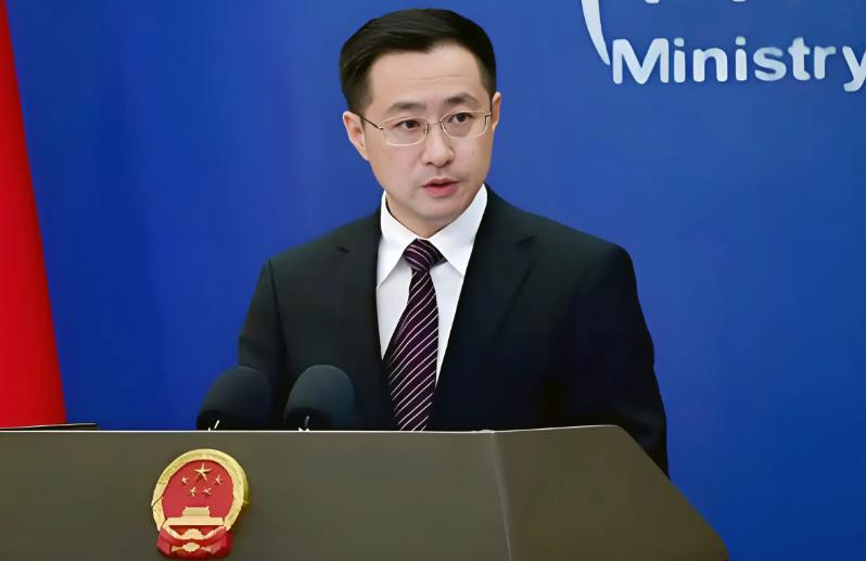 建议中俄也搞个划界谈判，把日本一家分一半。据共同社报道，日本官房长官木原稔在6月