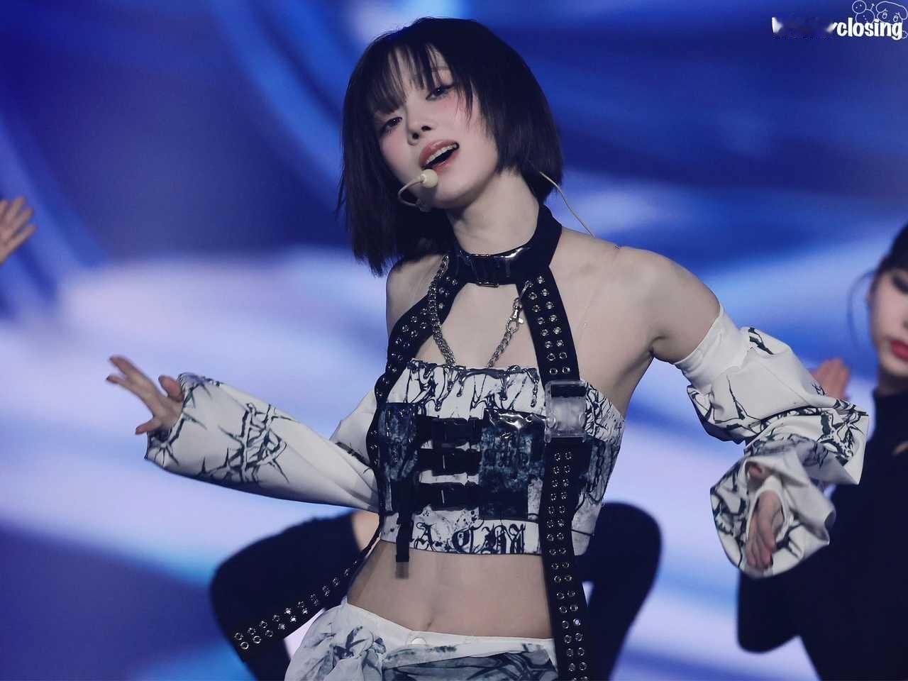 依旧M  没人觉得这条挂脖项圈很瑟琴吗 