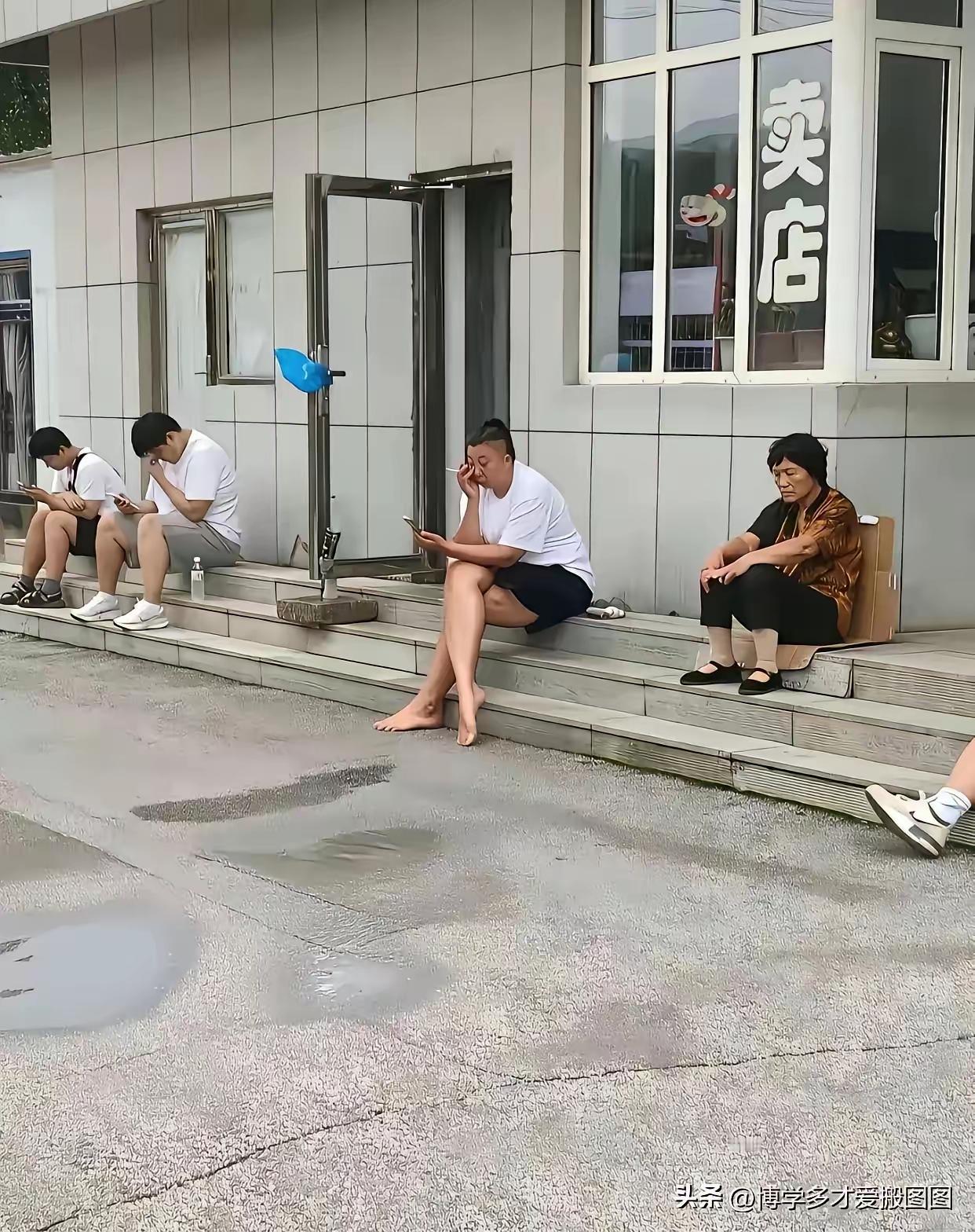 昔日顶流网红黯然落魄：一手好牌打稀烂，信任透支成“教科书级翻车”
 
昔日的顶流