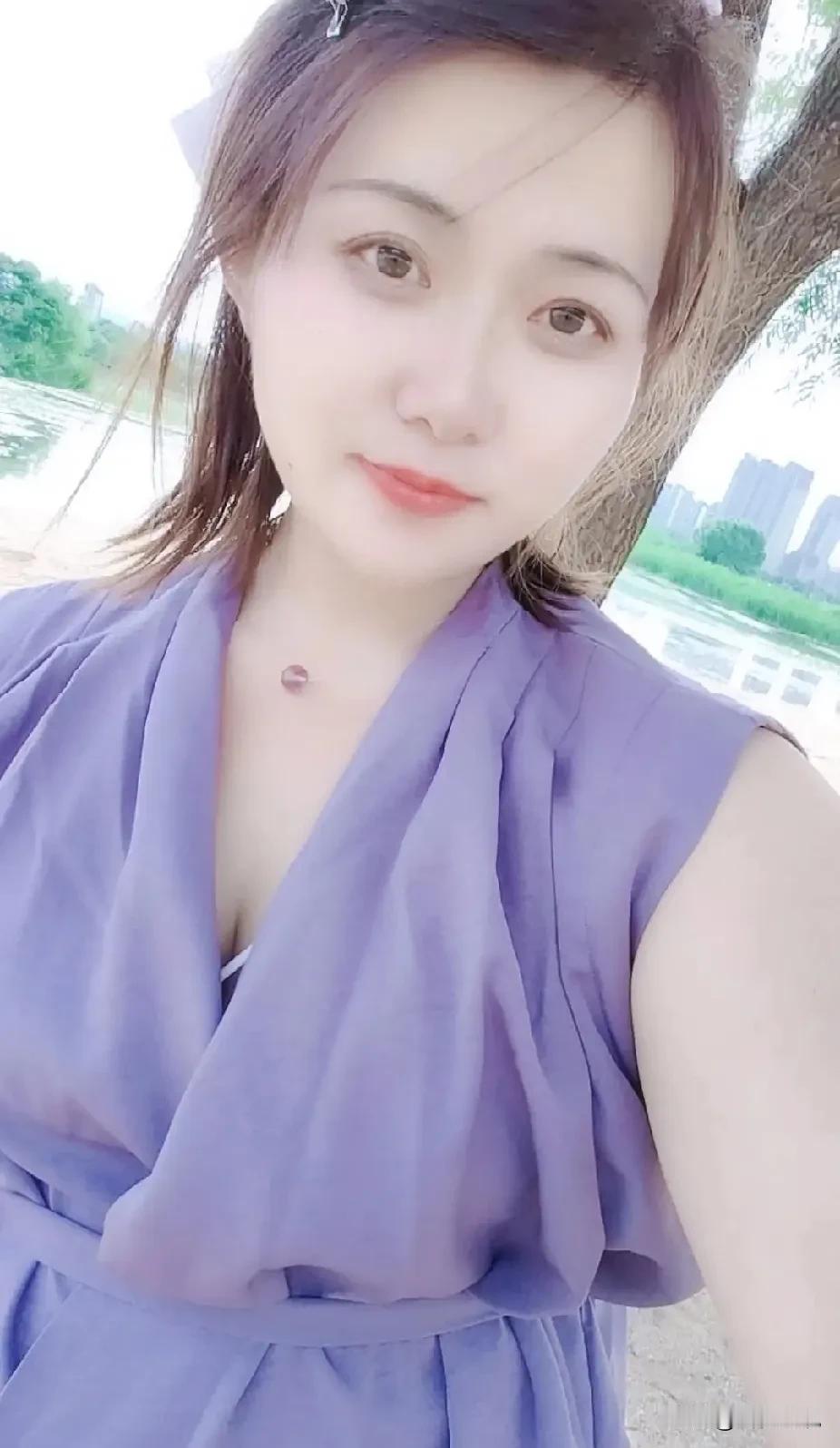 这里没有熟人

尽情吐槽吧

没有手拉手的散步

没有二人世界的度假

没有……