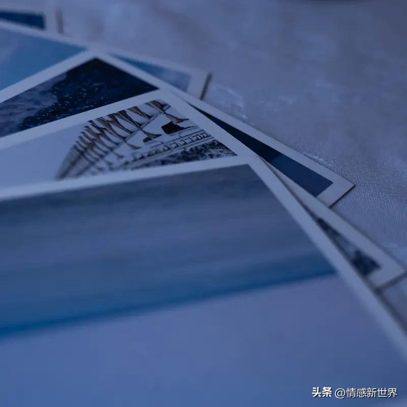 我在深圳，随手一拍都是这座城市的魅力。就像之前去万象城逛街，站在天桥上往下看，阳