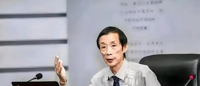 复旦大学教授陈平认为，中国过去40多年，在干部培训和大学教授队伍里，让西方价值观