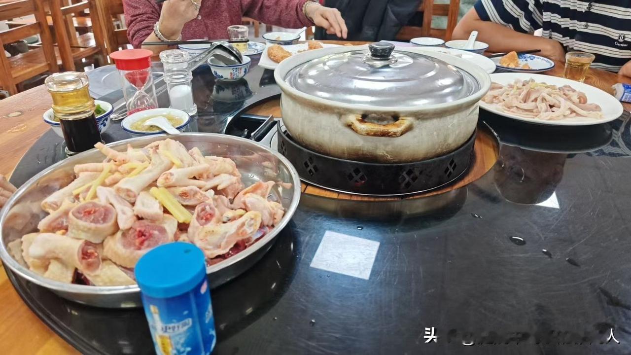 前阵子我和老公正琢磨着换个大点的房子，毕竟孩子越来越大，现在的小两居实在挤得慌，