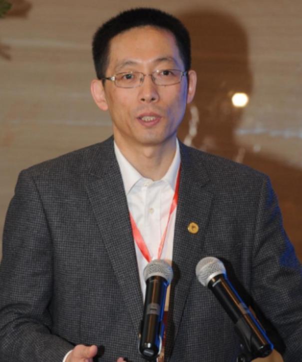 2010年，河南高考状元张磊向耶鲁大学捐赠了888万美元。7年后，他又向母校人民