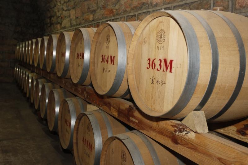 全场瞩目！马克龙获赠中国龙谕，法国总统亲口点赞：中国能酿顶级好酒
 
在全世界最