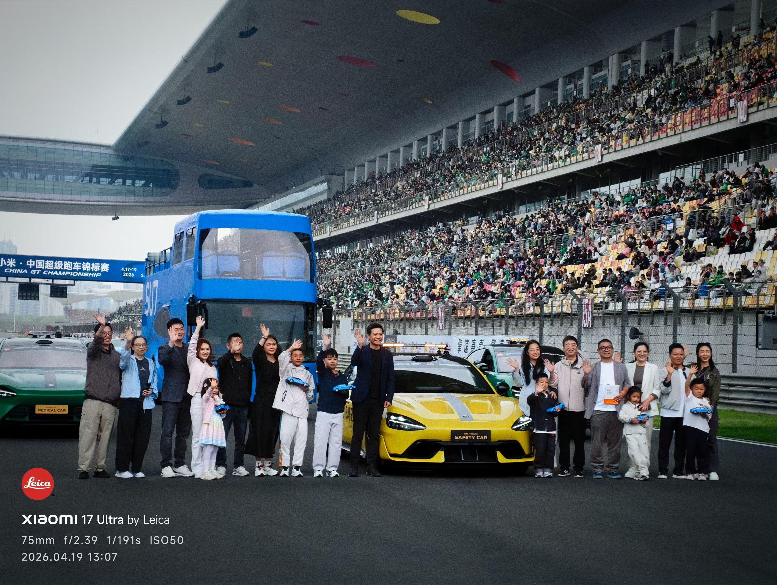 CHINAGT赛道巡游，小米汽车全系集结完毕。SU7、SU7 Ultra、YU7