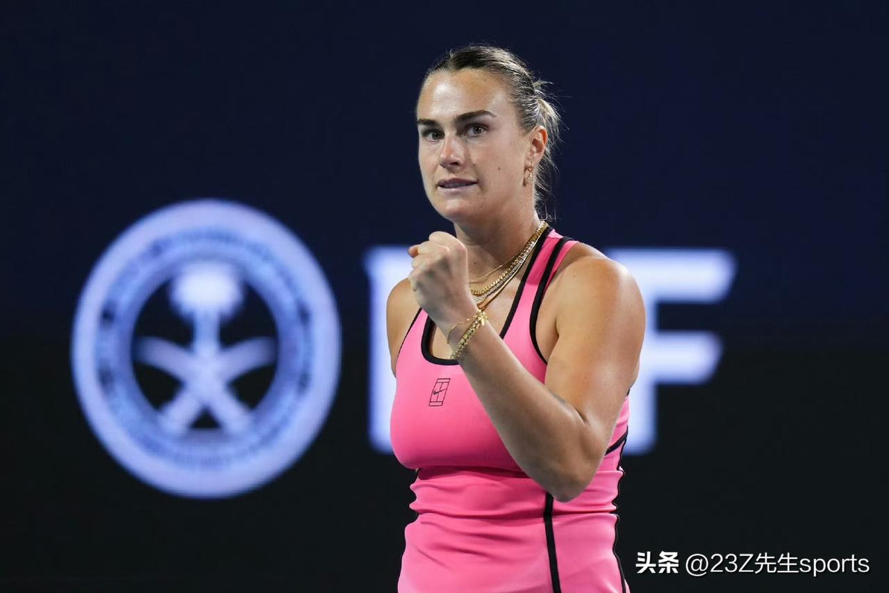 🎁WTA迈阿密站，头号种子萨巴伦卡2-0战胜莱巴金娜晋级决赛，赛后给球迷们签名