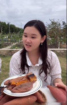 张家齐真厉害！
卖着地瓜就变成抖音生鲜榜第一了！
之前和全进华一起卖农产品，
好