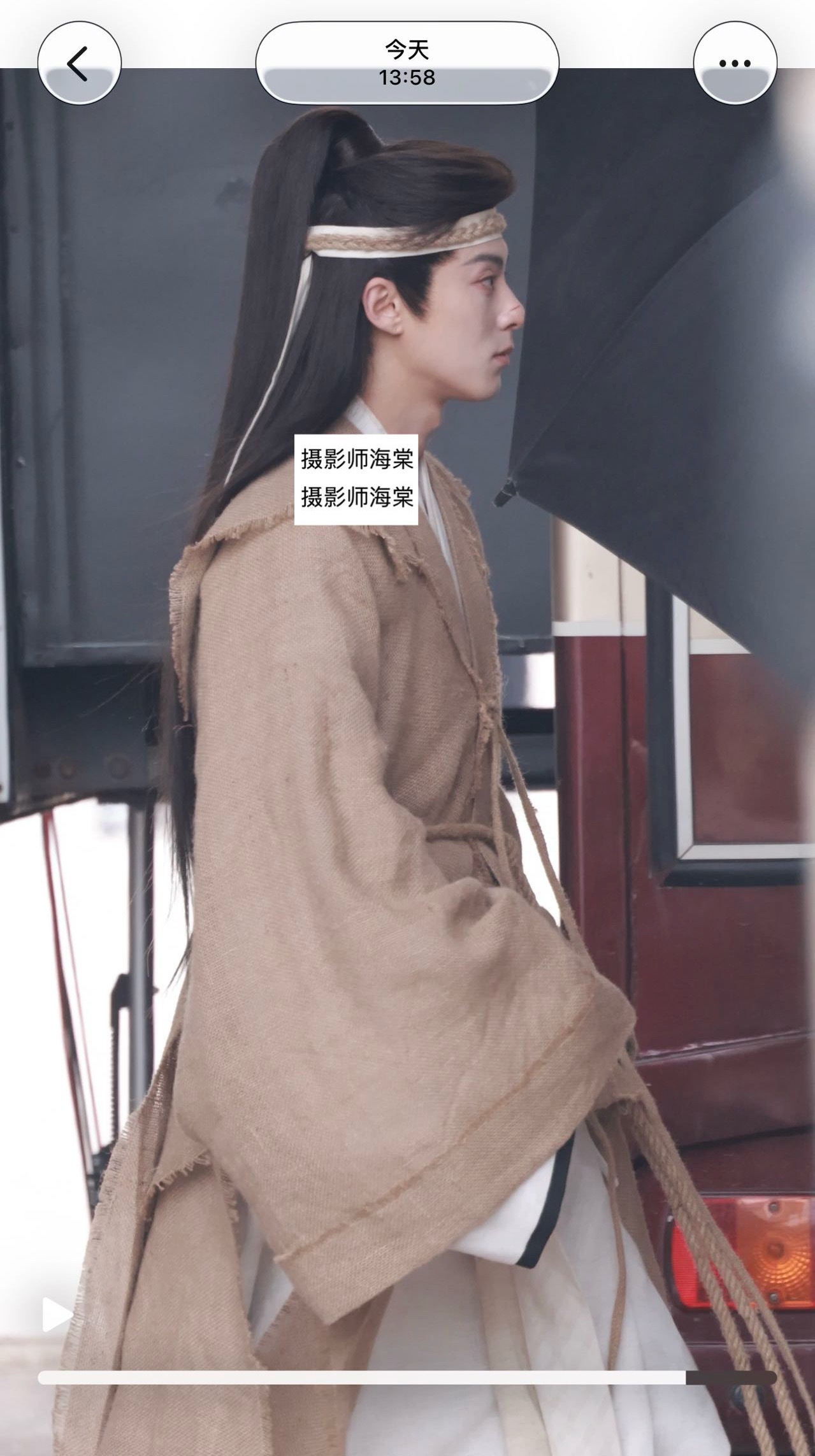 眼睛红红的是不是刚哭完🥺 