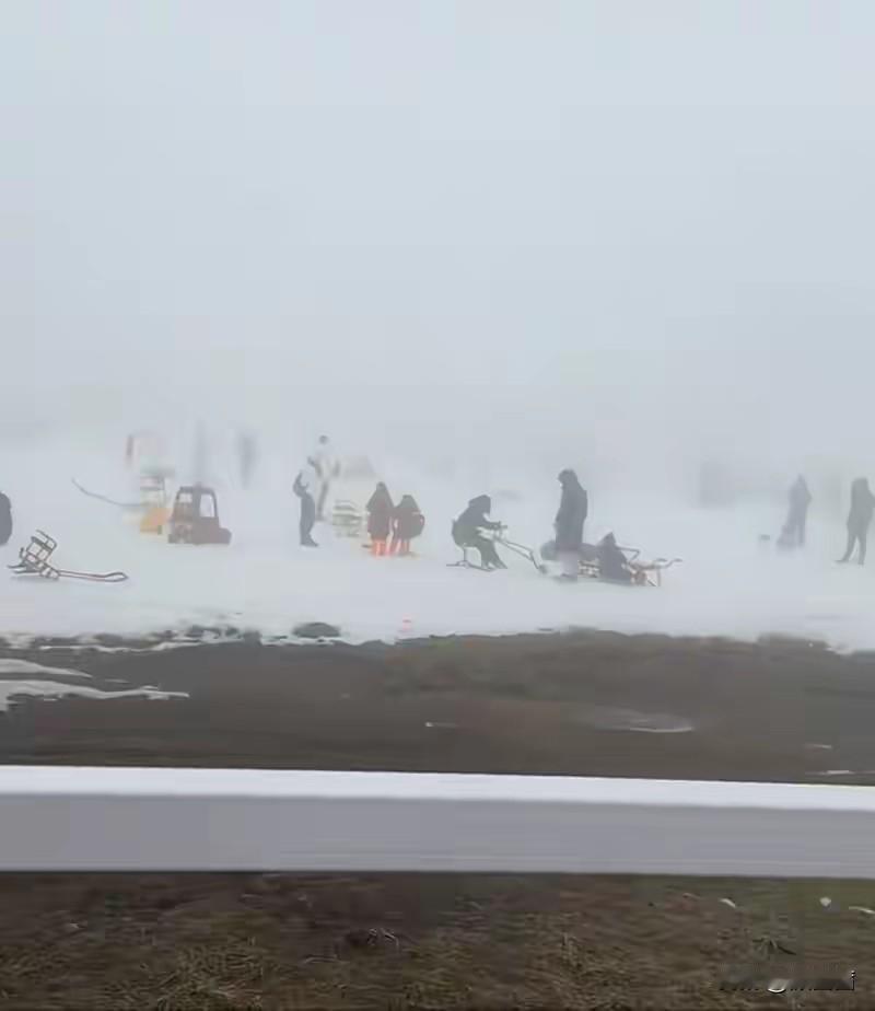 西岭雪山花240元买票竟围雪收费？景区致歉补3个免费玩雪区，还送免费游玩福利
 