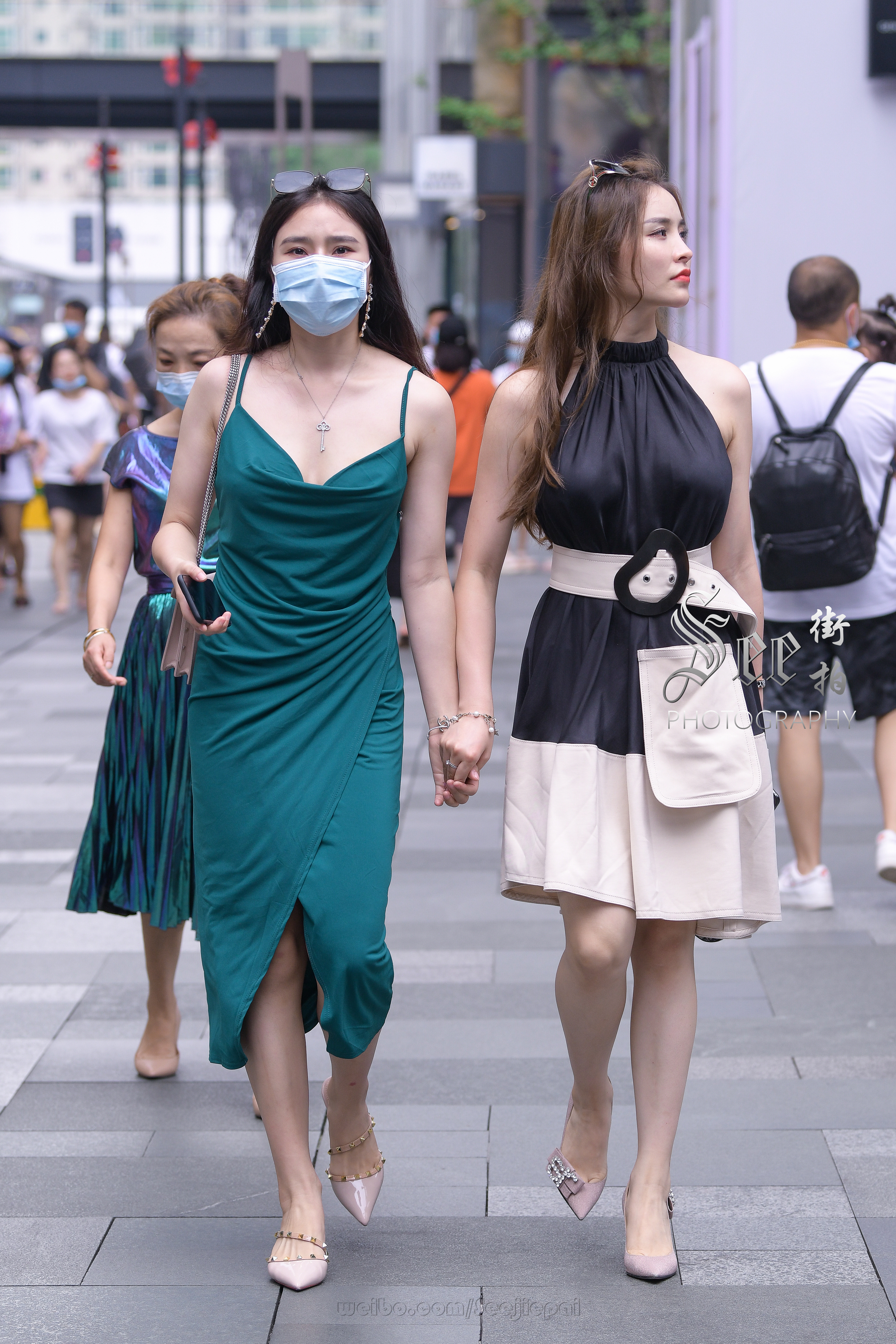 吊带裙清爽靓丽~~ ​​​