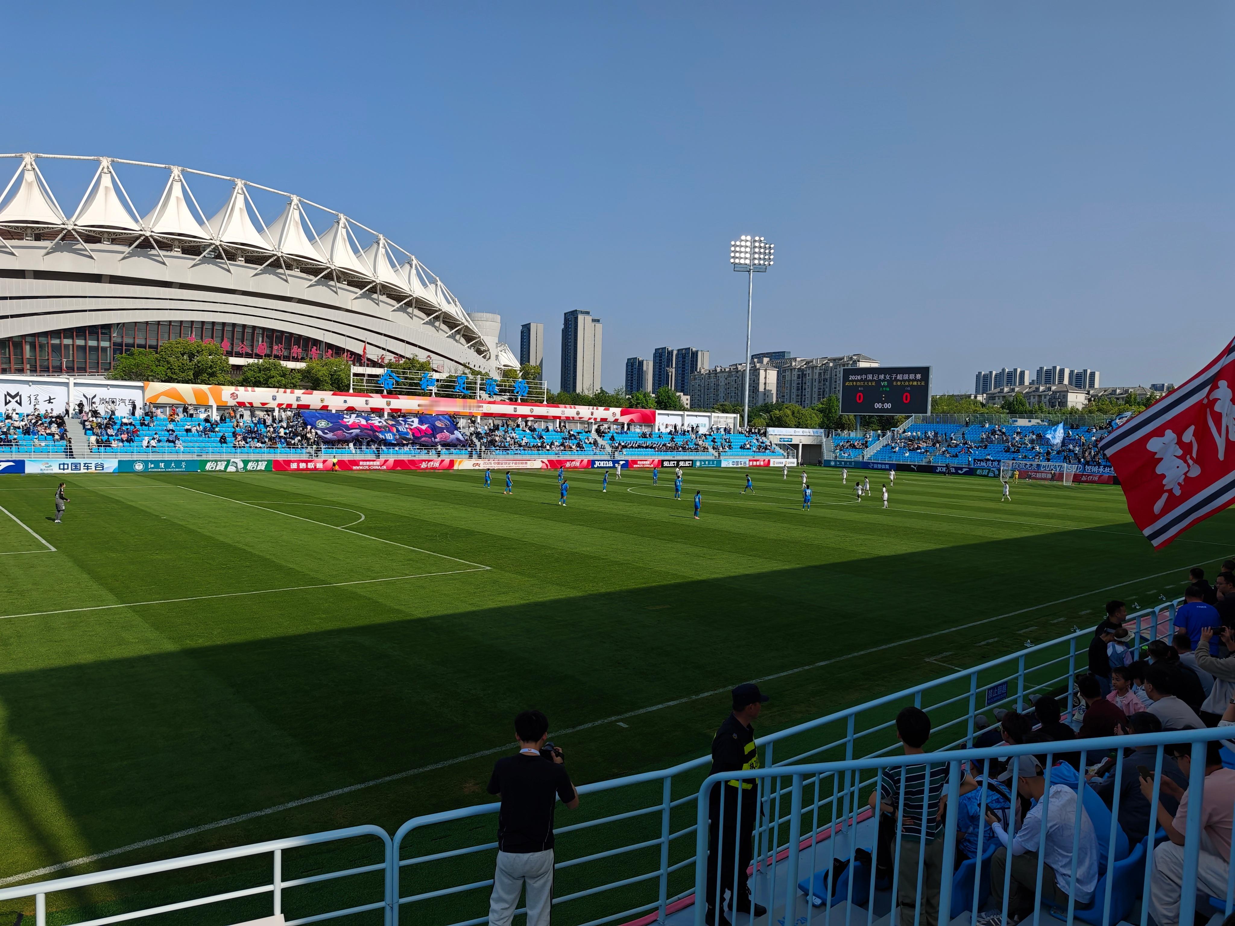 武汉江大女足VS长春女足，噶事！！武汉江大女足武汉足球女超联赛武汉足球女超联赛 