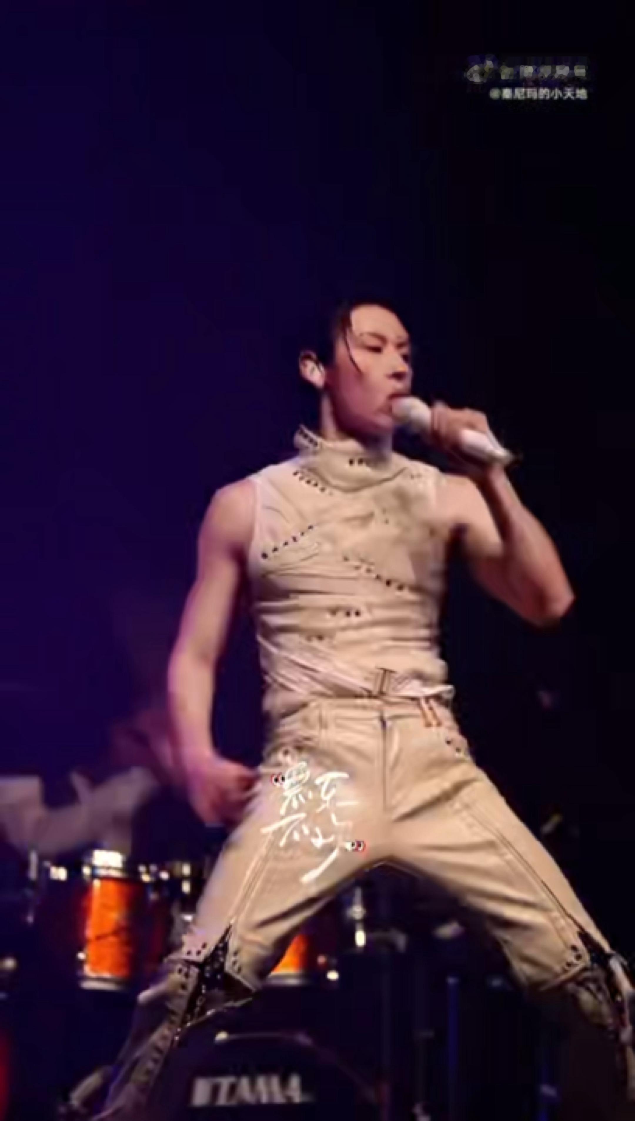 小鬼海外巡演新专首唱这场海外巡演我只能用震撼二字来形容！小鬼你到底还有多少惊喜？